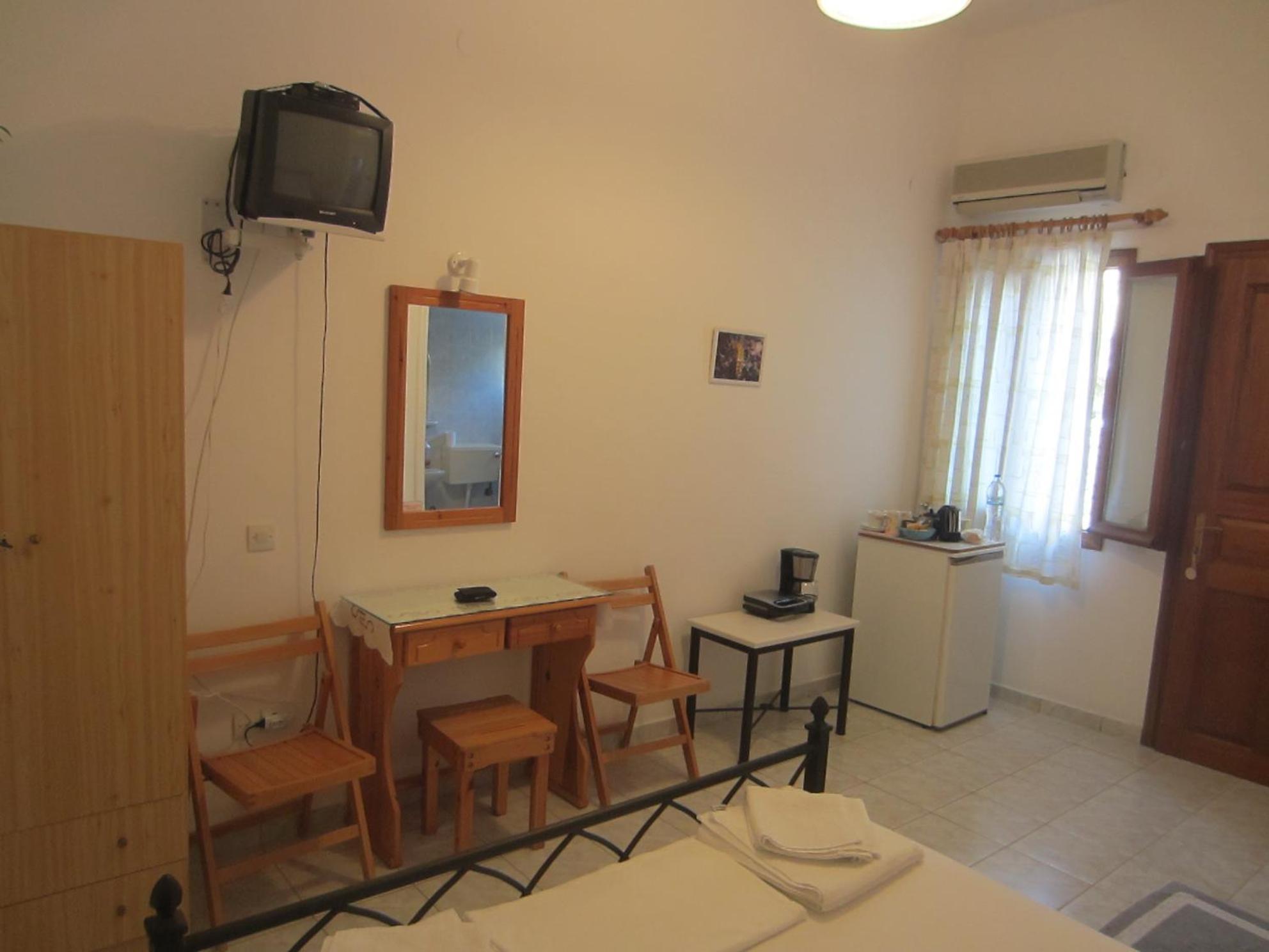 Katerina Apartments Triovasalos Экстерьер фото