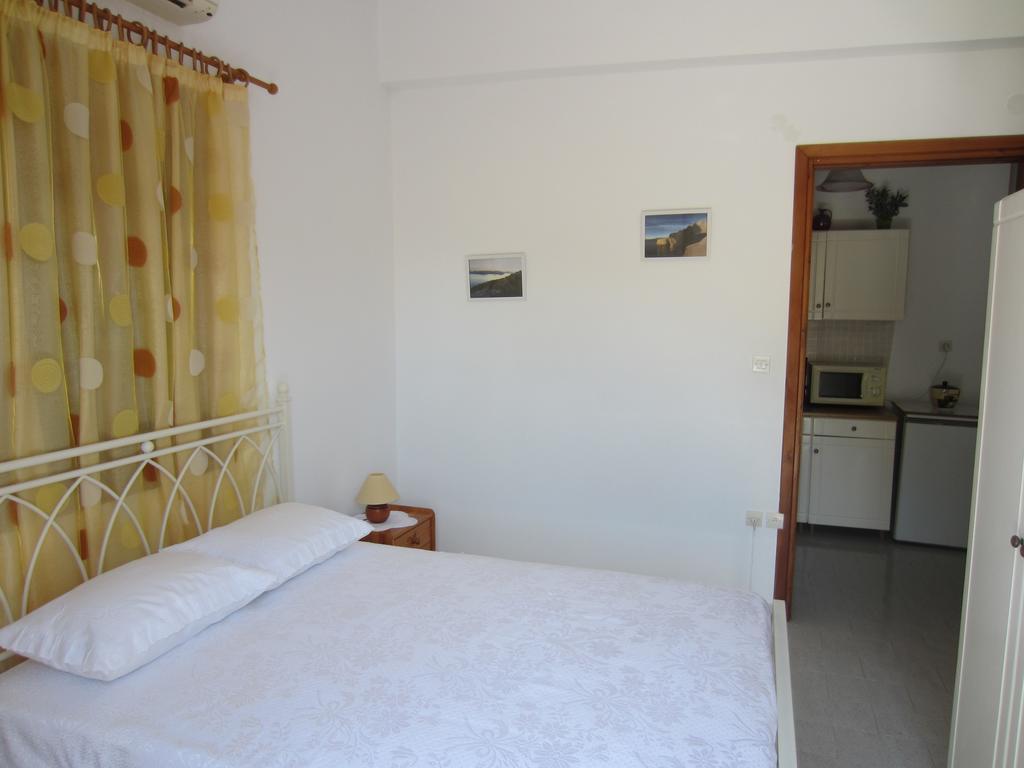 Katerina Apartments Triovasalos Экстерьер фото